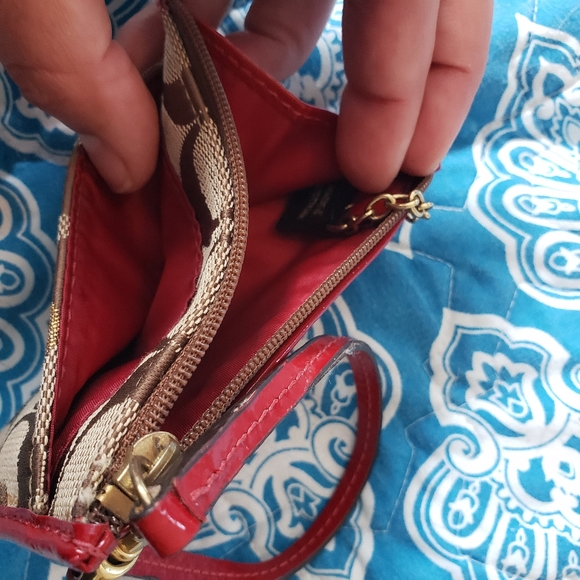 Coach Red Patent Classic Pattern Heart Wristlet - Picture 4 of 4